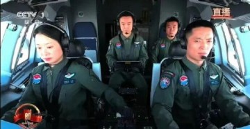 开云体育官方网址-“阅兵最帅女机长”谭红梅来自重庆永川，母校：97级毕业，父母老师一直以她为傲