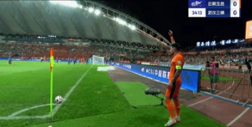 中超半场：罗竞远射破门，云南玉昆暂1-0武汉三镇