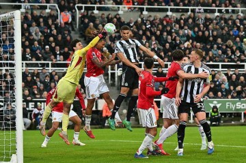 开云体育官方网-纽卡斯尔2-1曼联 奥苏拉绝杀