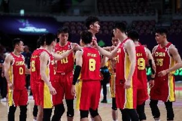 开云体育官方网址-最多时领先15分！中国男篮憾负澳大利亚男篮 获得亚洲杯亚军