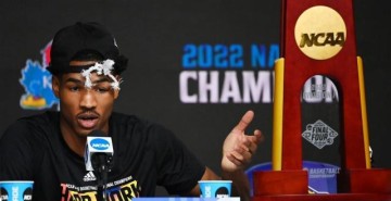 开云体育官方网-乐透末位摘下新科MOP 骑士转变方向巩固战力