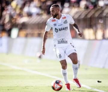 KaiyunSports-开云体育-天天乘直升机去训练？费用太高 内马尔也承受不了！