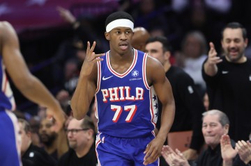 KaiyunSports-开云体育-打得可以！埃奇库姆16中7拿到19分10板2助4断